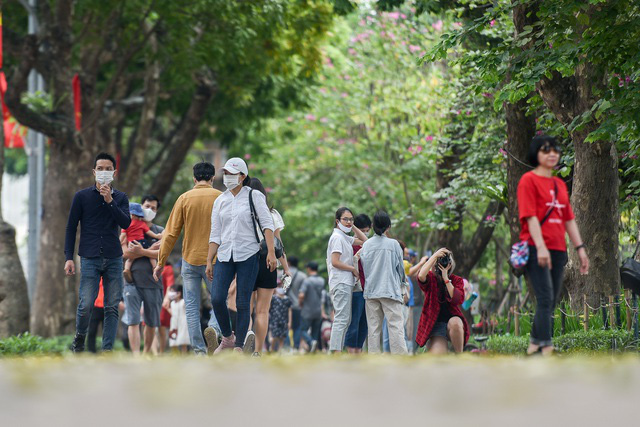 Hà Nội khuyến cáo người dân không ra khỏi nhà khi không cần thiết - Ảnh 2.