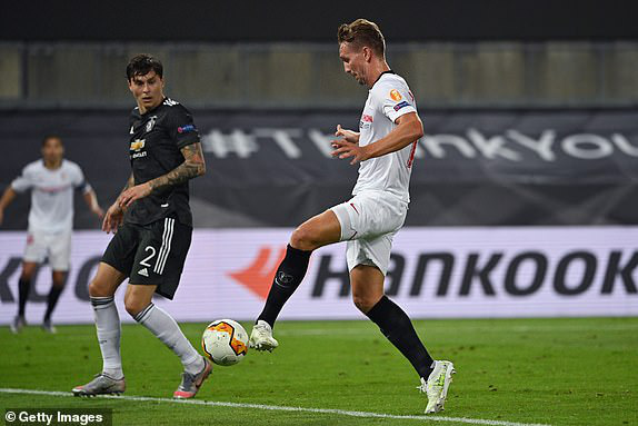 Bruno Fernandes tức giận vì Lindelof mắc lỗi khiến Man Utd thất bại - Ảnh 2.