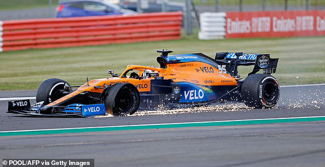 Đua xe F1: Nổ lốp ở vòng đua cuối, Lewis Hamilton vẫn về nhất tại Silverstone - Ảnh 5.