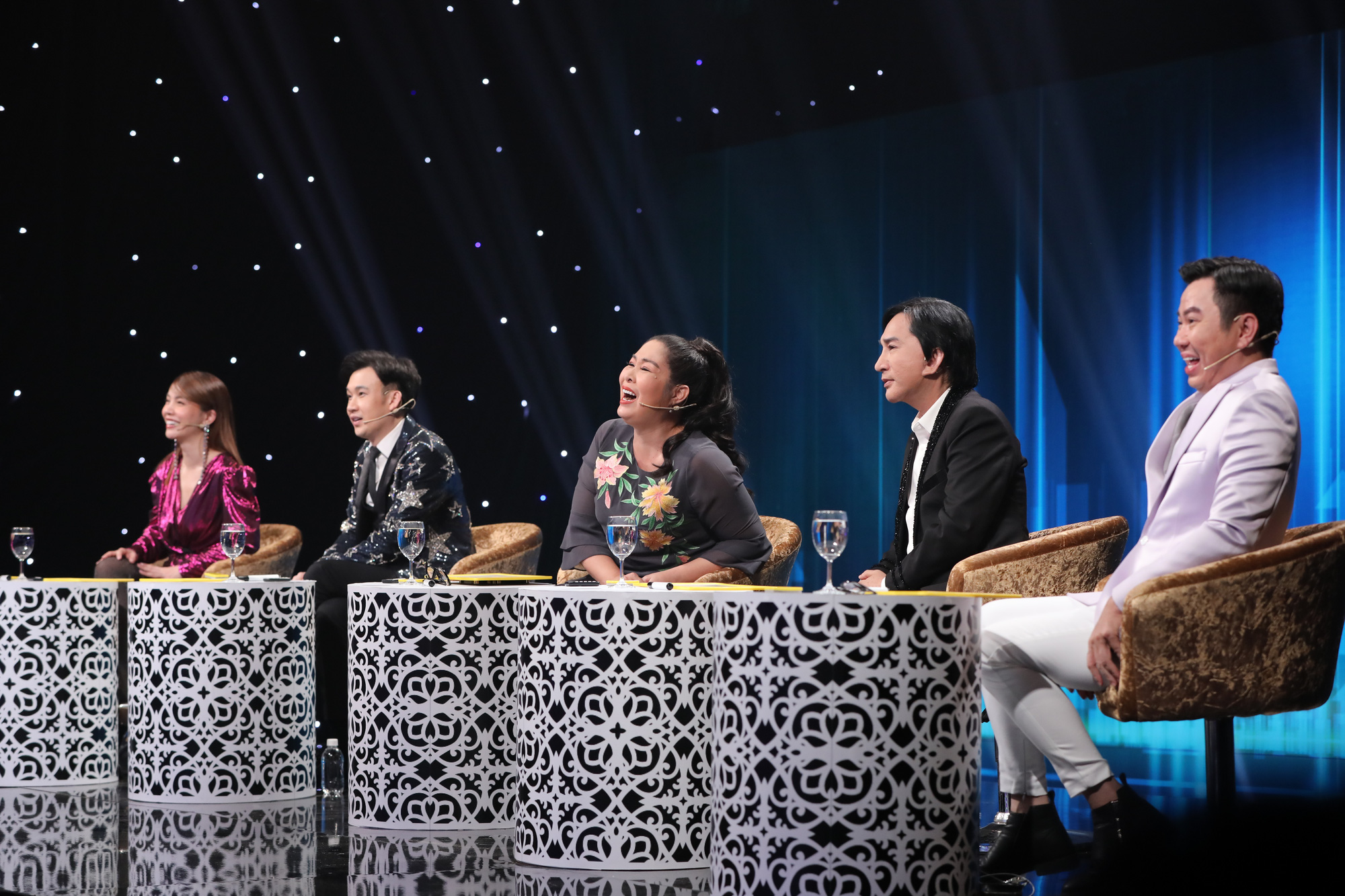 Gameshow âm nhạc mới toanh Ca sĩ ẩn danh lên sóng VTV3 - Ảnh 5. Gameshow âm nhạc mới toanh Ca sĩ ẩn danh lên sóng VTV3 - Ảnh 5.