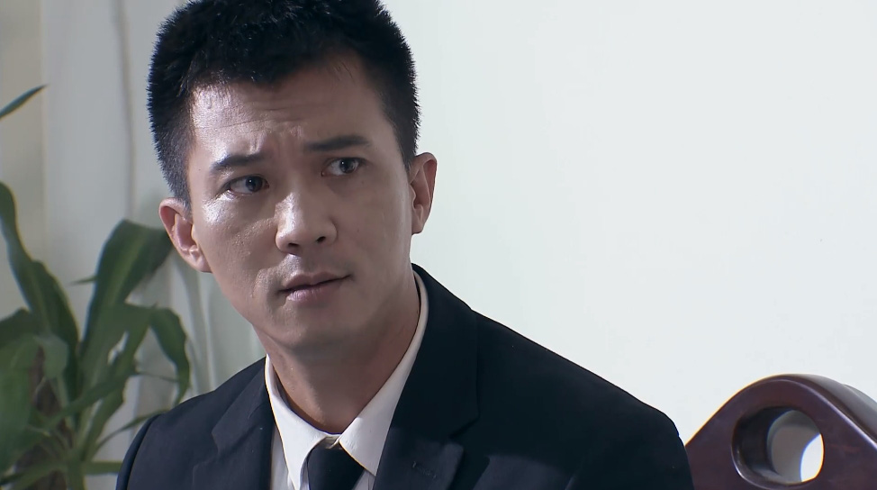 Lựa chọn số phận - Tập 47: Ngọc (Thanh V&acirc;n Hugo) sững người khi nhận thư đe dọa k&egrave;m lưỡi dao lam - Ảnh 2.