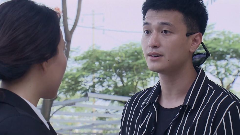 Lựa chọn số phận - Tập 48: V&igrave; B&iacute;ch, Đức c&agrave; khịa Quang ngay trước cổng t&ograve;a &aacute;n - Ảnh 2.