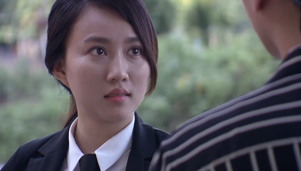 Lựa chọn số phận - Tập 48: V&igrave; B&iacute;ch, Đức c&agrave; khịa Quang ngay trước cổng t&ograve;a &aacute;n - Ảnh 1.