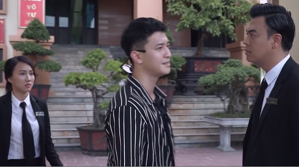 Lựa chọn số phận - Tập 48: V&igrave; B&iacute;ch, Đức c&agrave; khịa Quang ngay trước cổng t&ograve;a &aacute;n - Ảnh 3.