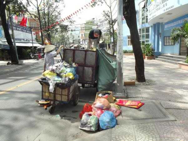 Thu gom rác thải đúng cách để bảo vệ môi trường - Ảnh 4.