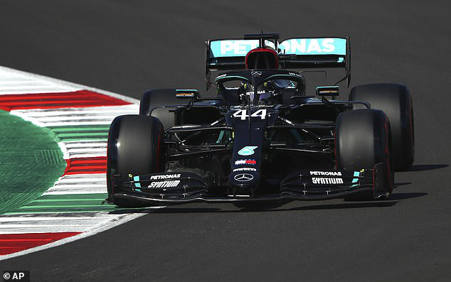 Lewis Hamilton giành vị trí xuất phát đầu tiên tại GP Tuscany - Ảnh 2.