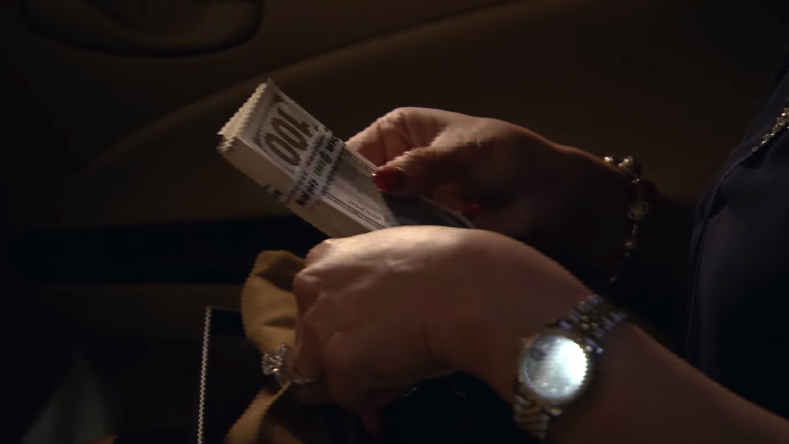 Lựa chọn số phận - Tập 68: Ph&uacute;t trước mắng Trang t&eacute; t&aacute;t, ph&uacute;t sau Tấn lại ngon ngọt dụ dỗ - Ảnh 2.