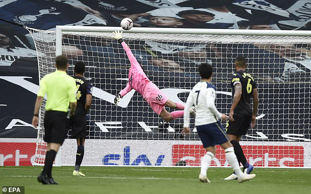 Tottenham 1-1 Newcastle: Mất điểm nghiệt ngã, Mourinho tức giận bỏ về! - Ảnh 2.