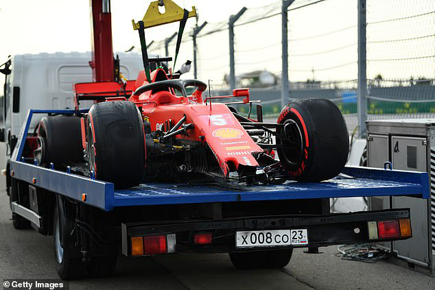 Lewis Hamilton giành vị trí xuất phát đầu tiên GP Nga - Ảnh 1.