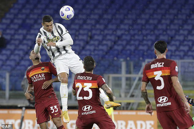 Roma 2-2 Juventus: Ronaldo lập cú đúp, Juventus ngược dòng trong thế thiếu người - Ảnh 4.