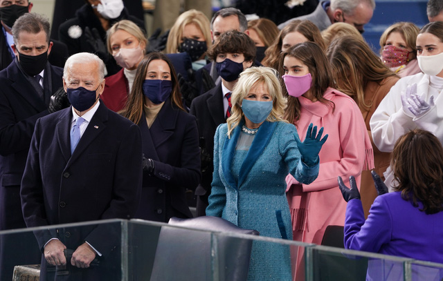 biden-len-khan-dai-1611160173748698200625 biden-len-khan-dai-1611160173748698200625