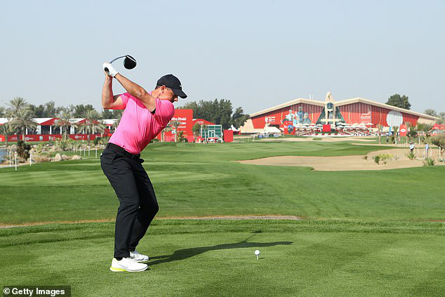 Rory McIlroy dẫn đầu sau vòng 1 Abu Dhabi Championship - Ảnh 1.