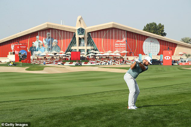 Rory McIlroy dẫn đầu sau vòng 1 Abu Dhabi Championship - Ảnh 2.