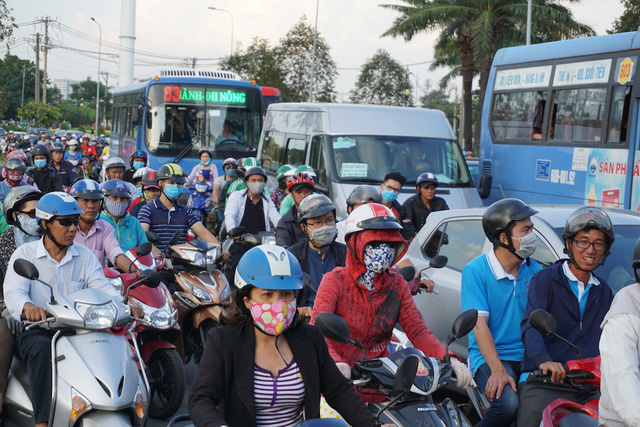 TP. Hồ Chí Minh: Nhu cầu đi lại dịp lễ 30/4 tăng cao - Ảnh 1.