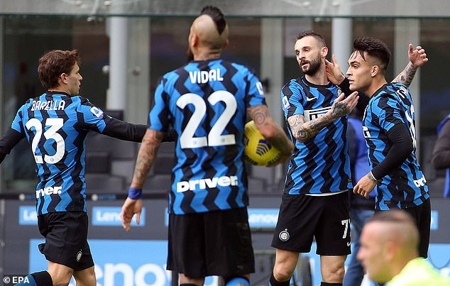 Inter Milan 6-2 Crotone: Đại tiệc bàn thắng - Ảnh 3.