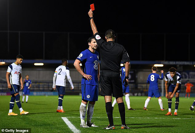 Chelsea tìm giải pháp cho Danny Drinkwater - Ảnh 1.