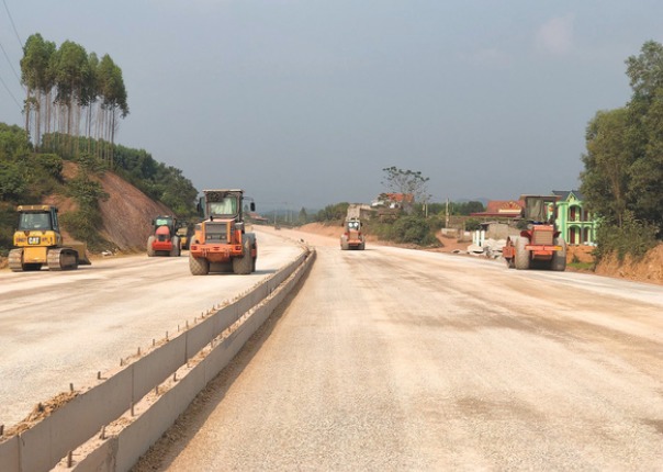 Chậm hoàn thành cao tốc Chi Lăng - Hữu Nghị - Ảnh 1.