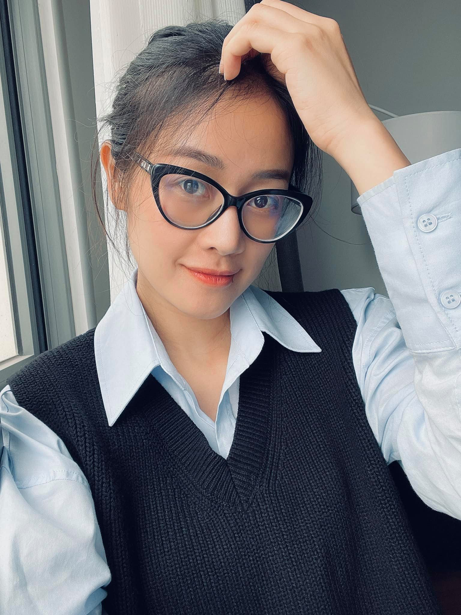 Vẻ xinh đẹp giữa đời thường của MC, bi&ecirc;n tập vi&ecirc;n VTV - Ảnh 19.