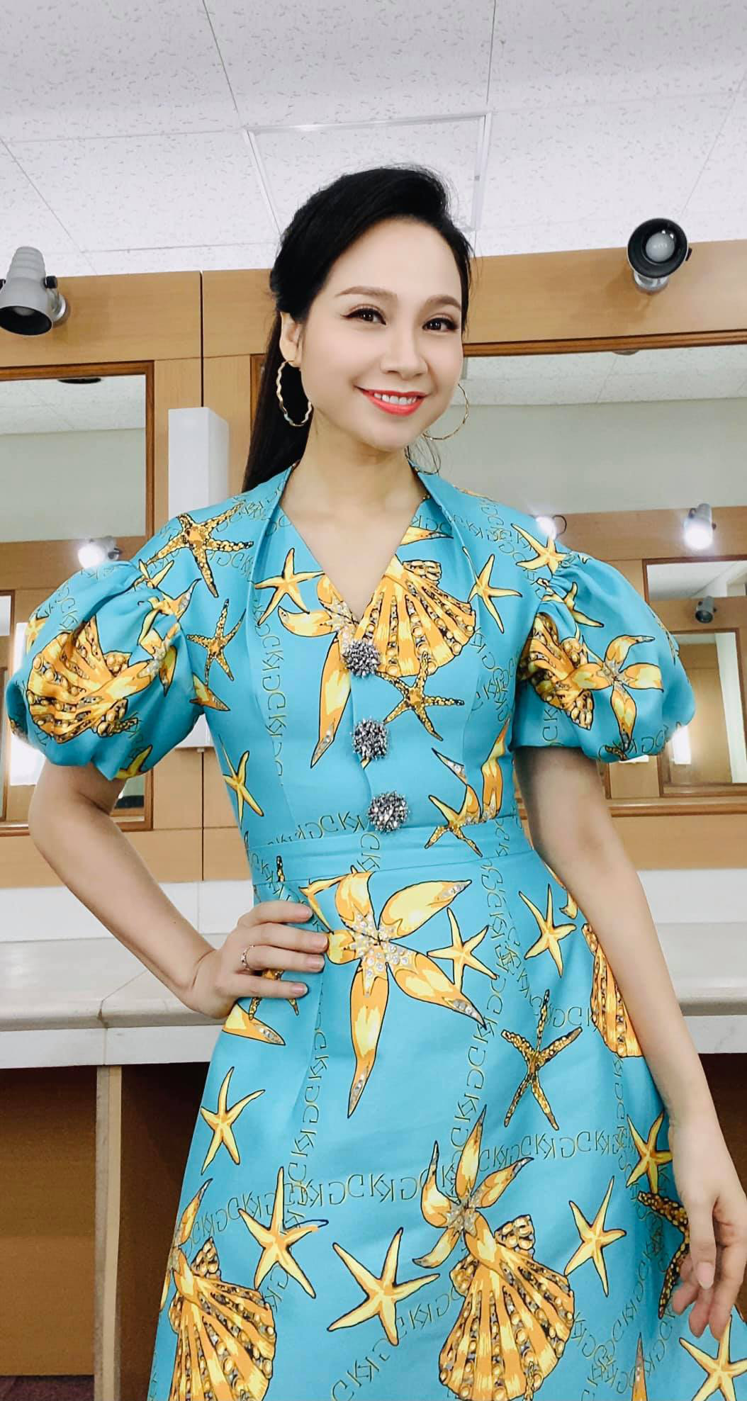 Vẻ xinh đẹp giữa đời thường của MC, bi&ecirc;n tập vi&ecirc;n VTV - Ảnh 14.