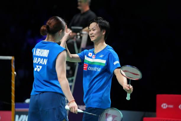 Thắng dễ Rushtavio, Kento Momota vào bán kết Pháp mở rộng - Ảnh 2.