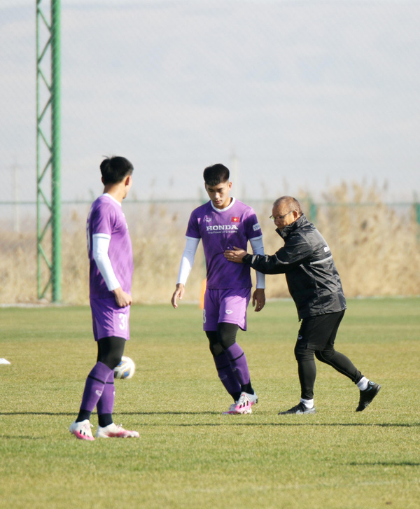 ĐT U23 Việt Nam rèn khả năng “thực chiến”, hướng tới trận quyết đấu với U23 Myanmar - Ảnh 2.