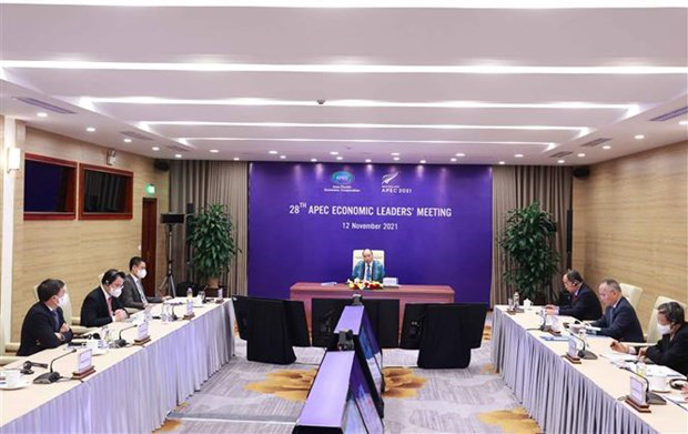 
President Nguyen Xuan Phuc and the Vietnamese delegation attend the meeting. (Photo: VNA)
