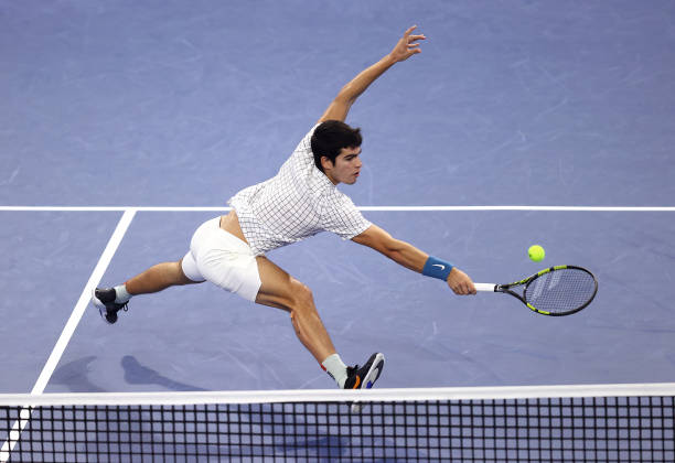 Carlos Alcaraz vô địch giải quần vợt Next Gen ATP Finals - Ảnh 1.