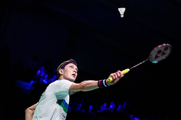 Viktor Axelsen bất ngờ bị loại tại vòng 2 Indonesia Masters - Ảnh 1.