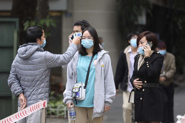 Hà Nội hoàn thành tiêm vaccine COVID-19 cho lứa tuổi 15-17 trong tháng 11 - Ảnh 2.