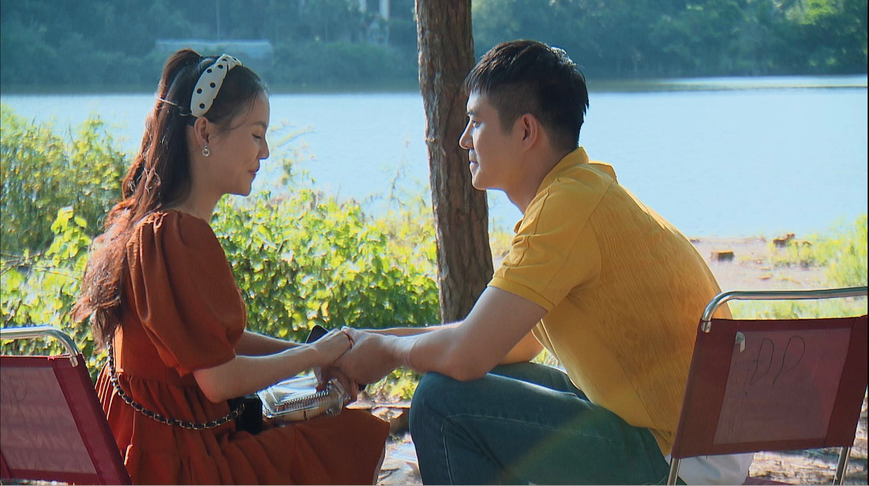 Phố trong l&agrave;ng - Tập 14: B&agrave; M&acirc;y c&oacute; b&aacute;n đứng Ngọc? - Ảnh 11.