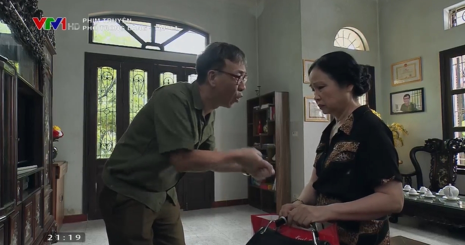 Phố trong l&agrave;ng - Tập 14: B&agrave; M&acirc;y c&oacute; b&aacute;n đứng Ngọc? - Ảnh 5.