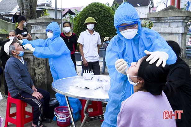 Hà Tĩnh phong tỏa tạm thời 3 thôn liên quan 3 chùm ca bệnh chưa rõ nguồn lây - Ảnh 1.