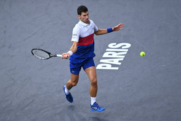 Novak Djokovic và Daniil Medvedev sẽ so tài tại chung kết Paris Masters - Ảnh 1.