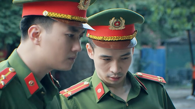 Chàng quân nhân Người ấy là ai bất ngờ xuất hiện trong Phố trong làng - Ảnh 1. Chàng quân nhân Người ấy là ai bất ngờ xuất hiện trong Phố trong làng - Ảnh 1.