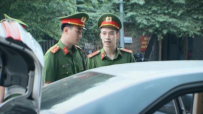 Chàng quân nhân Người ấy là ai bất ngờ xuất hiện trong Phố trong làng - Ảnh 2. Chàng quân nhân Người ấy là ai bất ngờ xuất hiện trong Phố trong làng - Ảnh 2.