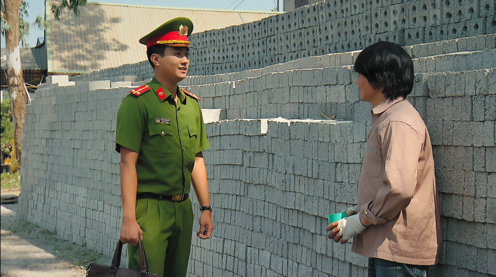 Phố trong làng - Tập 23: Nam đã tìm ra hung thủ thực sự vụ trộm tiền? - Ảnh 10. Phố trong làng - Tập 23: Nam đã tìm ra hung thủ thực sự vụ trộm tiền? - Ảnh 10.