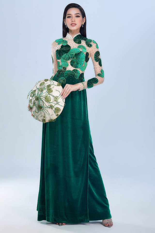 Đỗ Thị Hà diện áo dài Rau má, tặng quà cho các thí sinh Miss World 2021 - Ảnh 7. Đỗ Thị Hà diện áo dài Rau má, tặng quà cho các thí sinh Miss World 2021 - Ảnh 7.
