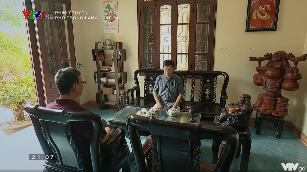 Phố trong l&agrave;ng - Tập 24: &Ocirc;ng Trung d&agrave;n dựng mất trộm để chiếm đoạt tiền c&ocirc;ng đức? - Ảnh 8.