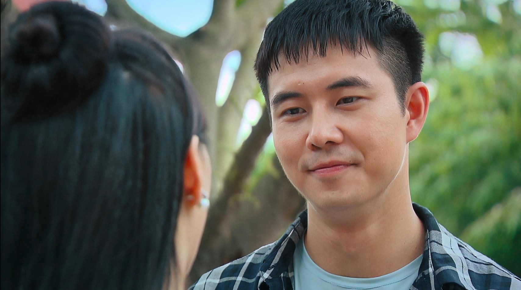 Phố trong l&agrave;ng - Tập 24: &Ocirc;ng Trung d&agrave;n dựng mất trộm để chiếm đoạt tiền c&ocirc;ng đức? - Ảnh 6.