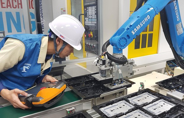 
A production line of Samsung in Vietnam (Photo: VNA)
