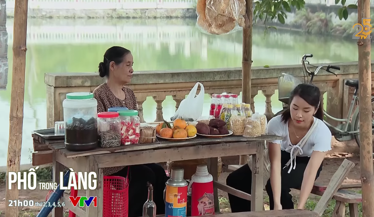 Phố trong làng - Tập 25: Bà Hảo nhắm Hoài cho Hiếu - Ảnh 1. Phố trong làng - Tập 25: Bà Hảo nhắm Hoài cho Hiếu - Ảnh 1.