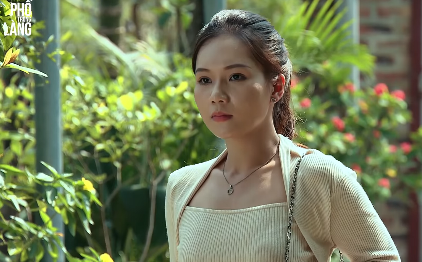 Phố trong làng - Tập 34: Bà Mây ngỏ ý mua nhà cho con gái trước mặt Nam - Ảnh 2. Phố trong làng - Tập 34: Bà Mây ngỏ ý mua nhà cho con gái trước mặt Nam - Ảnh 2.