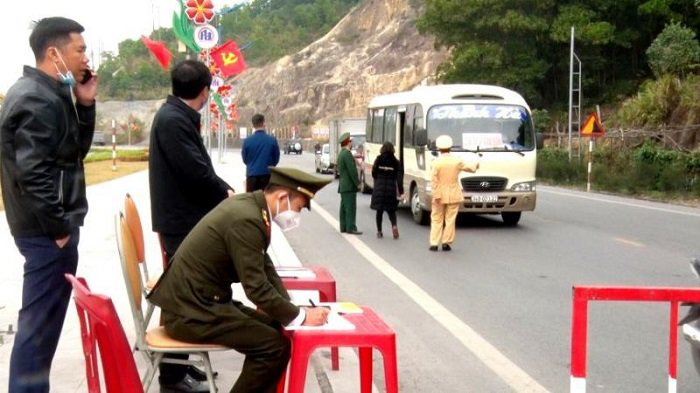 
A medical control post at Van Don 1 Bridge, Van Don, Quang Ninh Province. (Photo: NDO)
