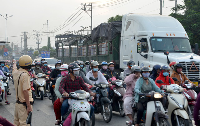 Cửa ngõ phía Tây TP Hồ Chí Minh thông thoáng sau kỳ nghỉ Tết - Ảnh 1.