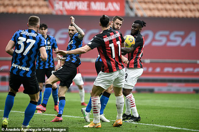 AC Milan 0-3 Inter Milan: Lukaku-Martinez tỏa sáng, AC Milan đại bại trên sân nhà - Ảnh 2.