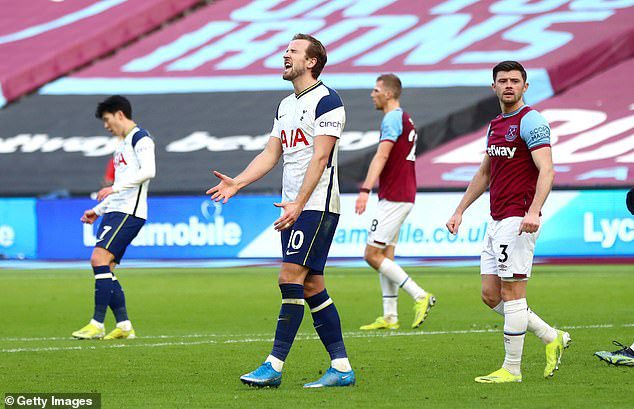 West Ham 2-1 Tottenham: Lingard tỏa sáng, Moyes lần đầu thắng Mourinho - Ảnh 3.