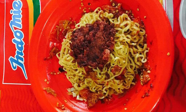 Mỳ tử thần khiến thực khách bị điếc tạm thời trong vài phút - Ảnh 1. Mỳ tử thần khiến thực khách bị điếc tạm thời trong vài phút - Ảnh 1.