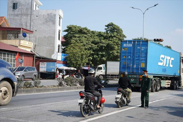 Chi phí vận tải tăng cao vì dịch COVID-19 - Ảnh 1.