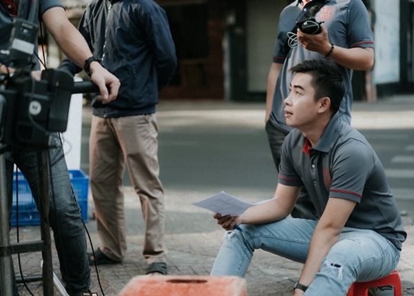 Sài Gòn những ngày cuối năm cùng đạo diễn Hồ Hoàng Huy - Ảnh 4. Sài Gòn những ngày cuối năm cùng đạo diễn Hồ Hoàng Huy - Ảnh 4.