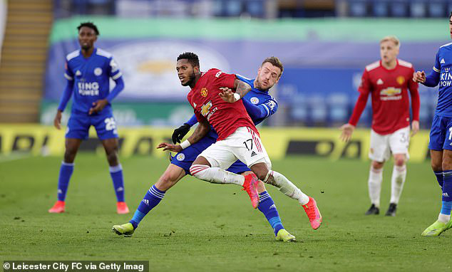 Fred bị phân biệt chủng tộc sau trận thua Leicester City - Ảnh 3.